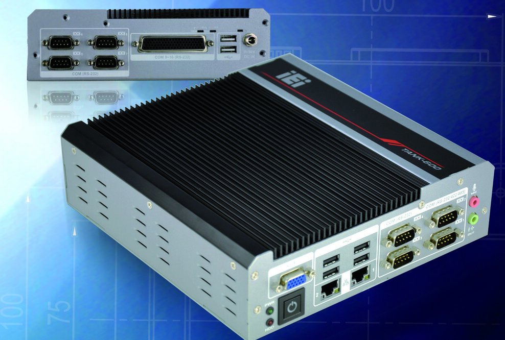 Lüfterfreier Embedded-PC mit 16 x COM-Ports
