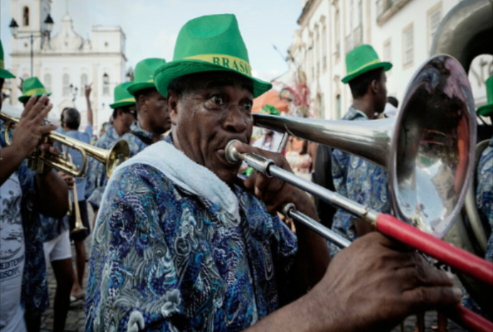 Helau und Alaaf in Brasilien - Karnevalsfeiern locken hunderttausende Touristen ins Land