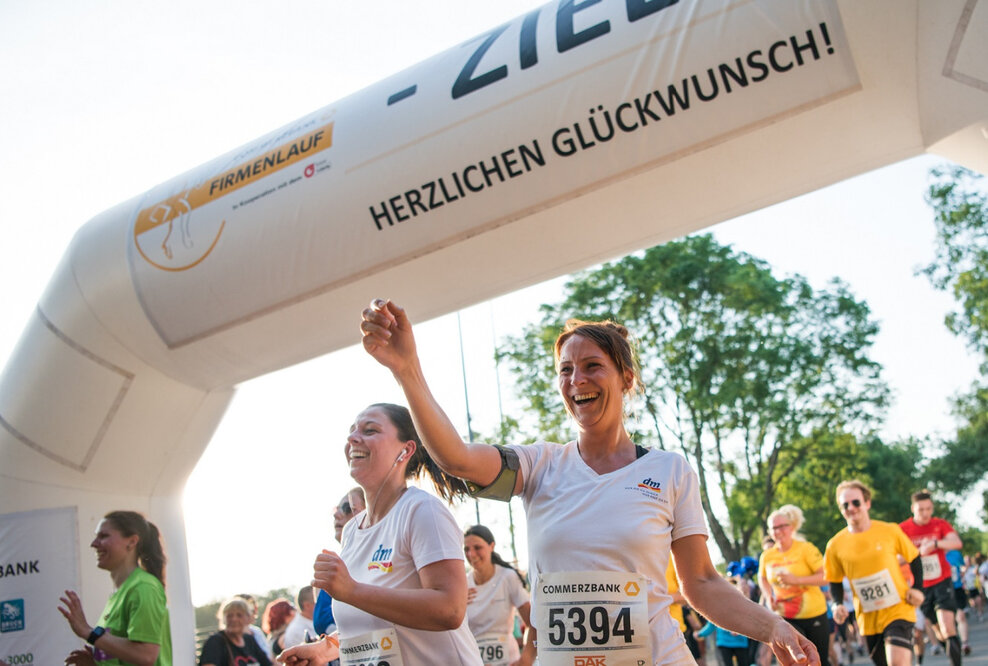 Leipziger Laufparty: Das war der Commerzbank Firmenlauf 2016