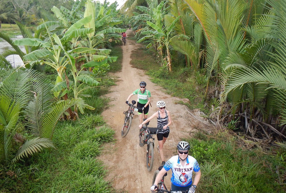 Mit dem Fahrrad entlang der Reisfelder – Kombitour durch Vietnam führt von Hanoi nach Saigon – Nahe an Land und Leuten