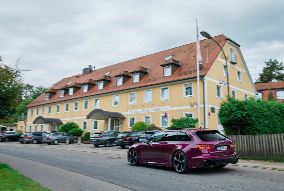 Unweit von München – in Erding – betreibt Andreas Fehlberger das Hotel am Schlossberg. Seinen RS 6 Avant nutzt er auch für den gastronomischen Großeinkauf.