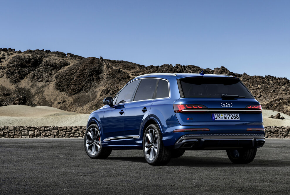 Audi Q7 Standaufnahme, Farbe: Ascariblau Metallic