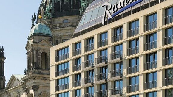Germany´s Leading Business Hotel 2013: Radisson Blu Hotel, Berlin mit World Travel Award als bestes Geschäftsre