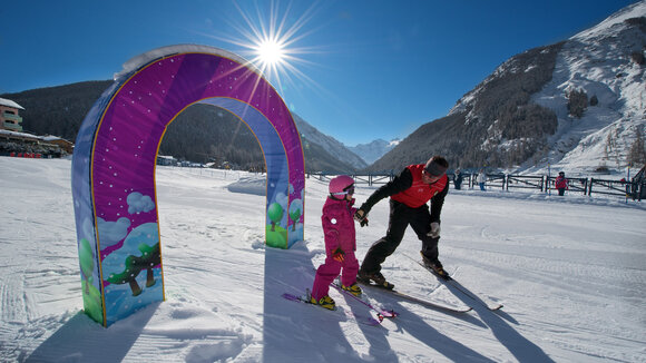 Unterhaltsamer Familienspaß im schneereichen Aostatal