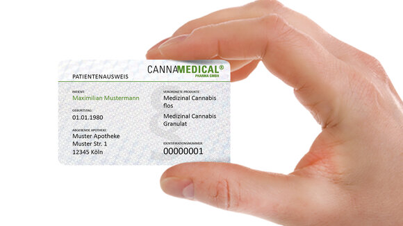 Pharmazeutischer Cannabis-Großhändler bietet Patienten den Cannamedical®-Patientenausweis an.