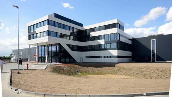 SLM Solutions eröffnet offiziell den neuen Firmensitz in Lübeck