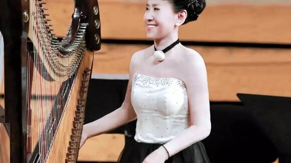 Konzert: Die Saitenstraße - Ein Zusammenspiel der chinesischen Konghou und der westlichen Harfe