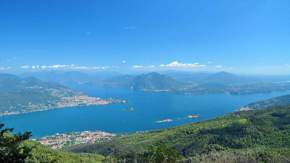 Radfahren am Lago Maggiore: Auf den Etappen des Giro d’Italia oder Off-Road zwischen Gipfeln und See
