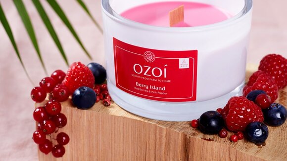 OZOÌ lässt es duften und knistern - noch natürlicher dank Holzdocht-Kerzen