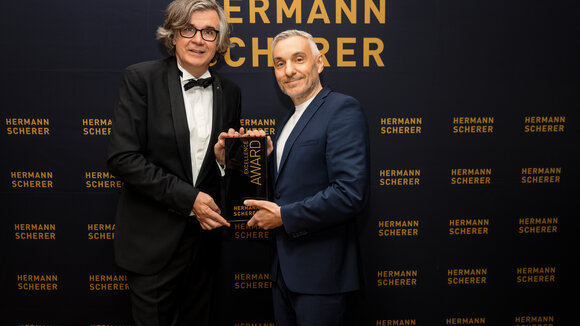 Mit seinem Vortrag „Das Reaktionsprogramm des Menschen“ holte der Danndorfer Business-Coach den Excellence Award, verliehen von Speaker-Ikone Hermann Scherer.