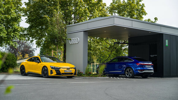 Audi hat im Münchner Stadtteil Obersendling einen neuen Audi charging hub eröffnet. Nach den Standorten Nürnberg, Zürich, Berlin und Salzburg ist der Ladepark der fünfte der Marke.